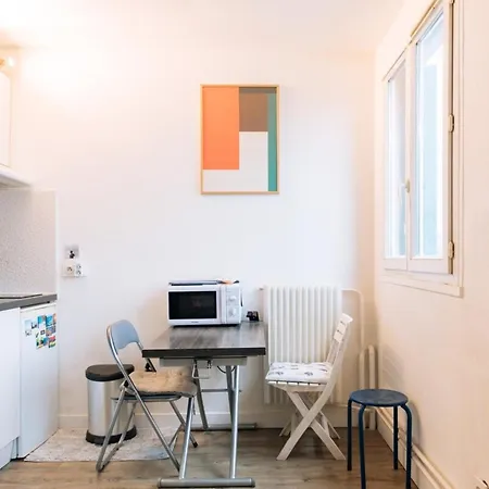 Апартаменты Stylish & Menilmontant!